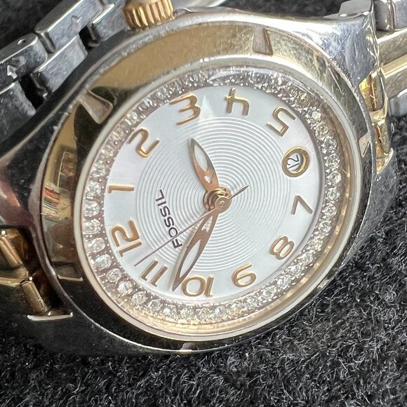 Fossil Vintage Two-Toned QZ Watch - Picture 4 of 4